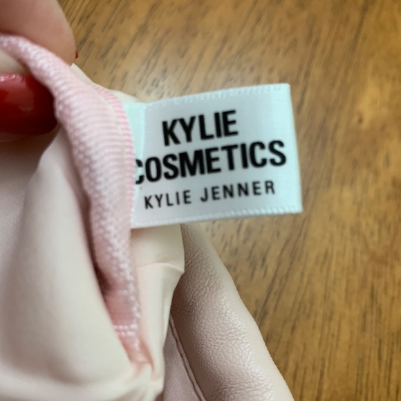 Kylie Jenner Cosmic Drawstring Pouch - Picture 6 of 6